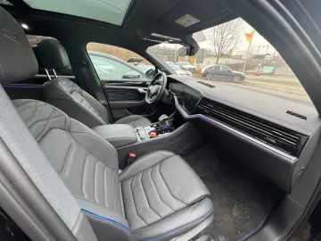 Touareg R  3.0TSI eHybrid 340 kW 4M