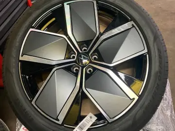 Touareg R  3.0TSI eHybrid 340 kW 4M