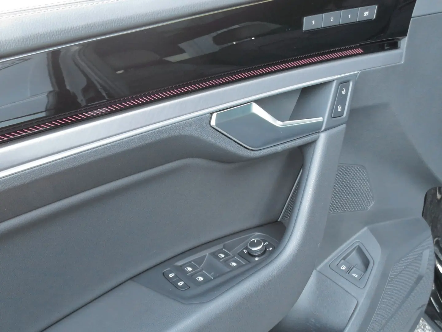 Touareg R  3.0TSI eHybrid 340 kW 4M