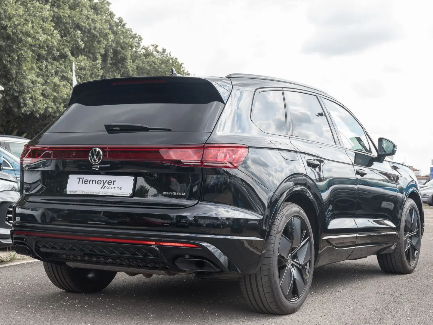 Touareg R eHybrid 4M HuD AHK LUFT PANO DYNAUDIO