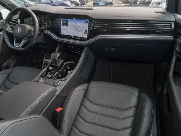 Touareg R eHybrid 4M HuD AHK LUFT PANO DYNAUDIO