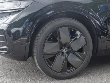 Touareg R eHybrid 4M HuD AHK LUFT PANO DYNAUDIO