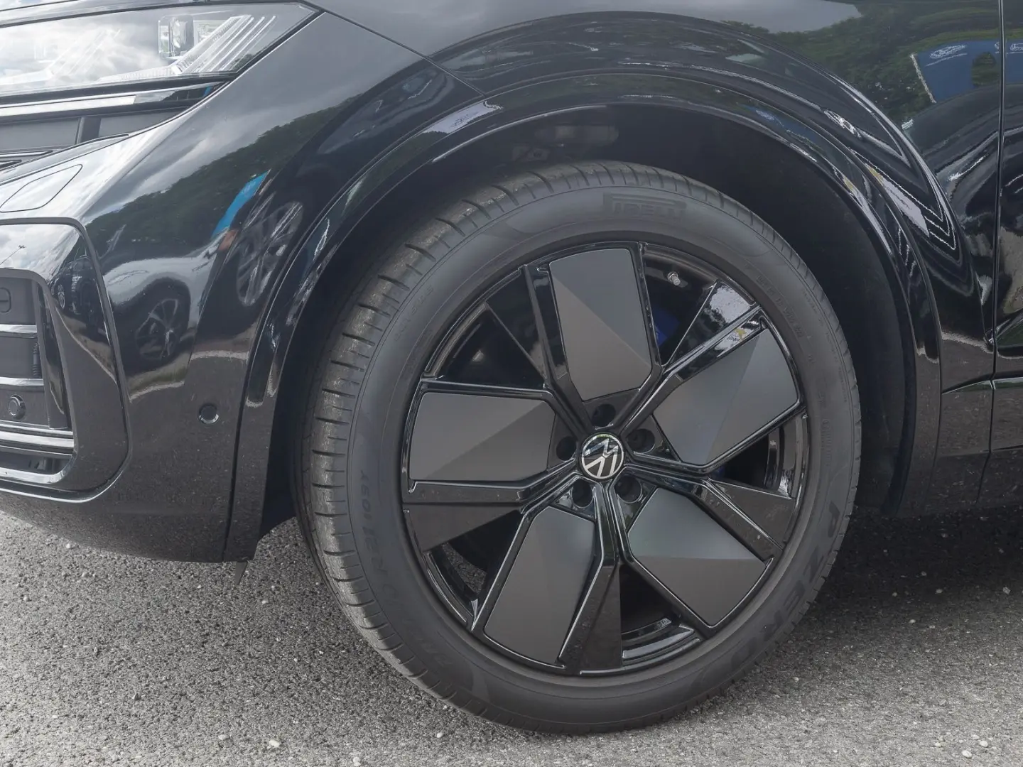 Touareg R eHybrid 4M HuD AHK LUFT PANO DYNAUDIO