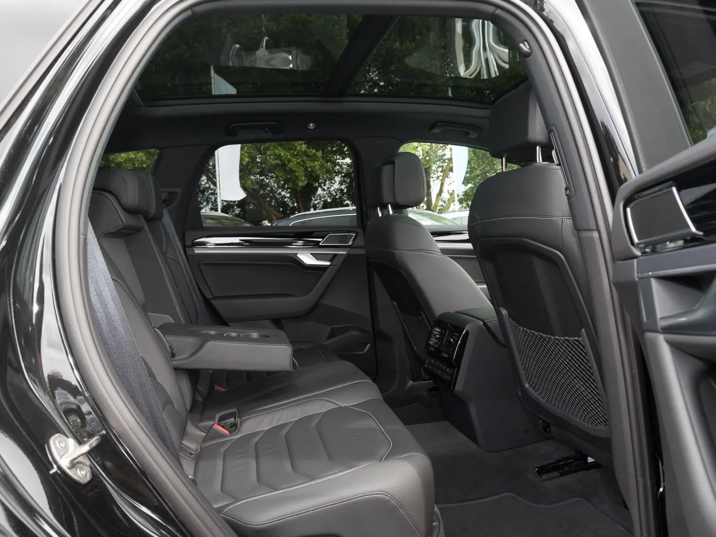 Touareg R eHybrid 4M HuD AHK LUFT PANO DYNAUDIO