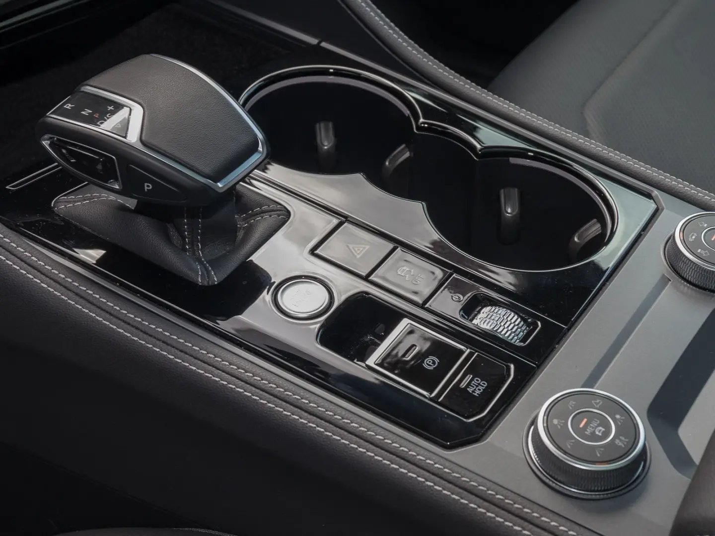 Touareg R eHybrid 4M HuD AHK LUFT PANO DYNAUDIO