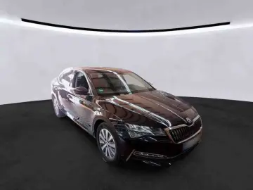 Superb 1.4 TSI Hybrid Limo STAND-HZG AHK LED