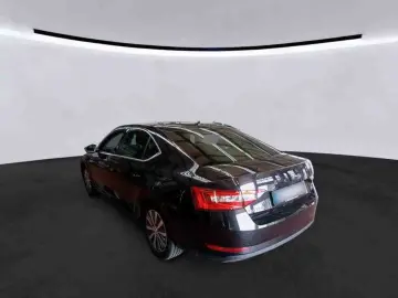 Superb 1.4 TSI Hybrid Limo*STAND-HZG*AHK*LED*