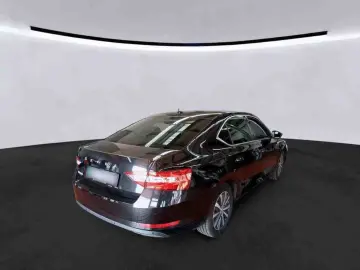 Superb 1.4 TSI Hybrid Limo*STAND-HZG*AHK*LED*