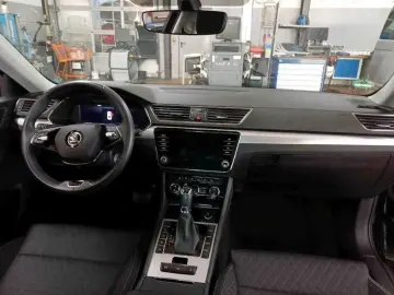 Superb 1.4 TSI Hybrid Limo*STAND-HZG*AHK*LED*