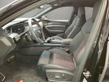 SQ8 Sportback e-tron 370 kW