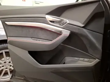 SQ8 Sportback e-tron 370 kW