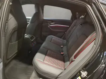 SQ8 Sportback e-tron 370 kW