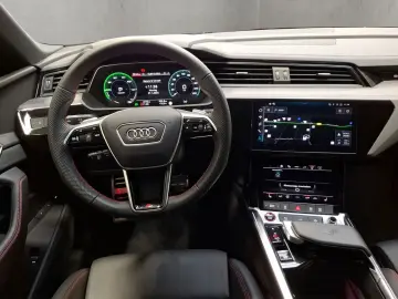 SQ8 Sportback e-tron 370 kW