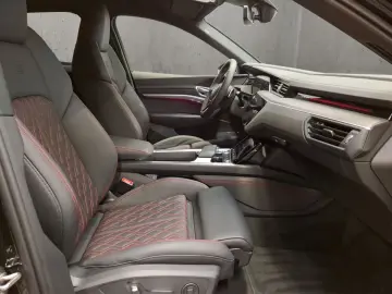 SQ8 Sportback e-tron 370 kW