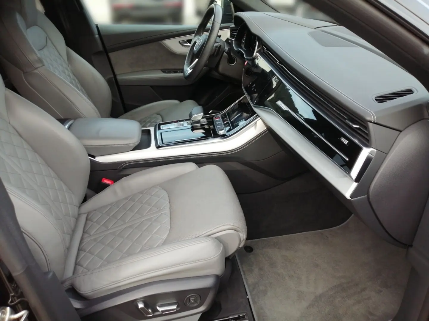 SQ8 TFSI Pano HD-Matrix 360° B&O 23