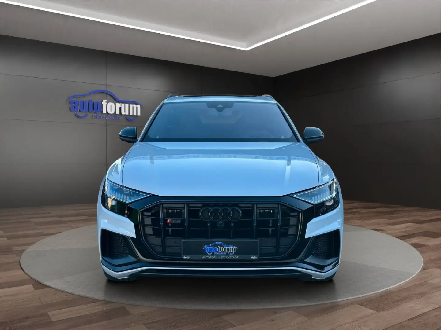 SQ8 4.0 TFSI Advanced B&O°TV°23