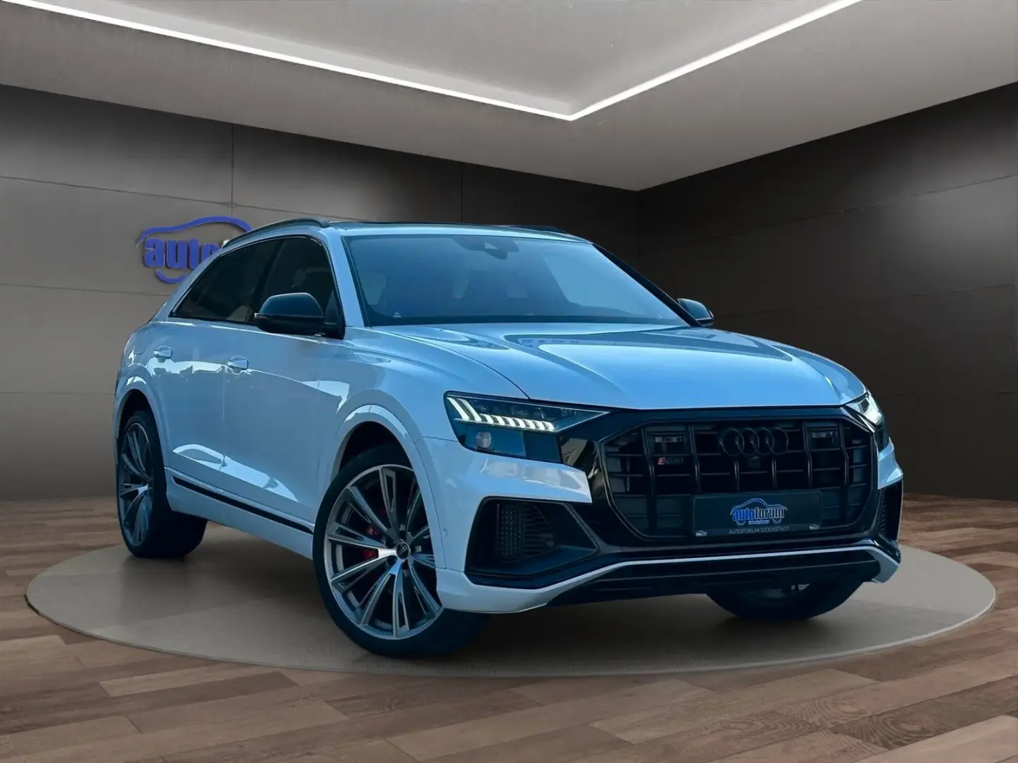SQ8 4.0 TFSI Advanced B&O°TV°23