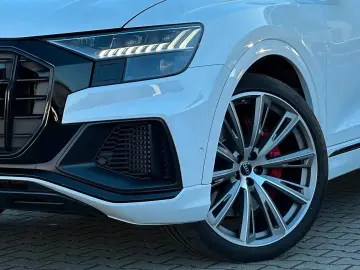 SQ8 4.0 TFSI Advanced B&O°TV°23
