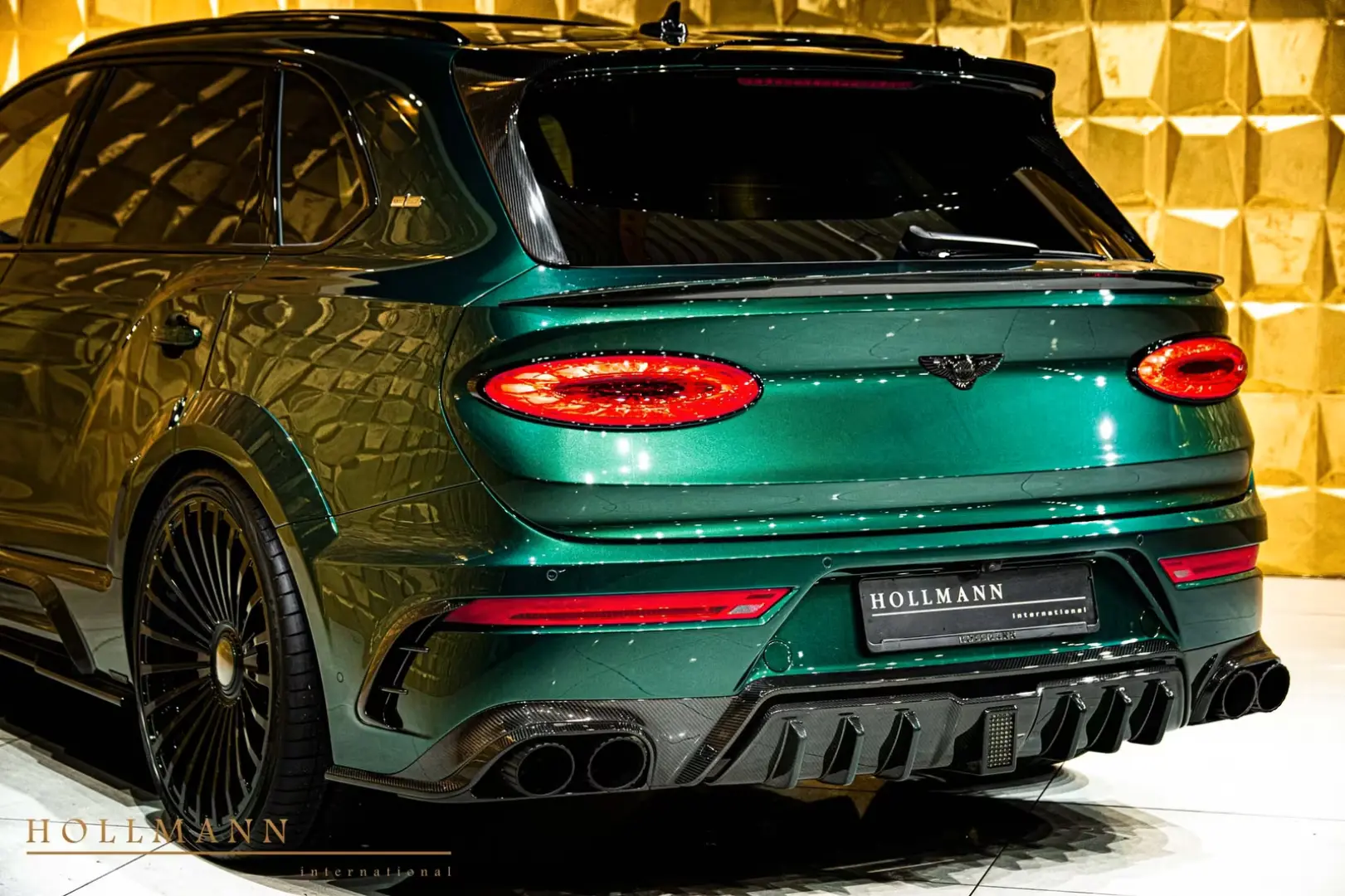 Bentley Bentayga V8 EWB AZURE by MANSORY