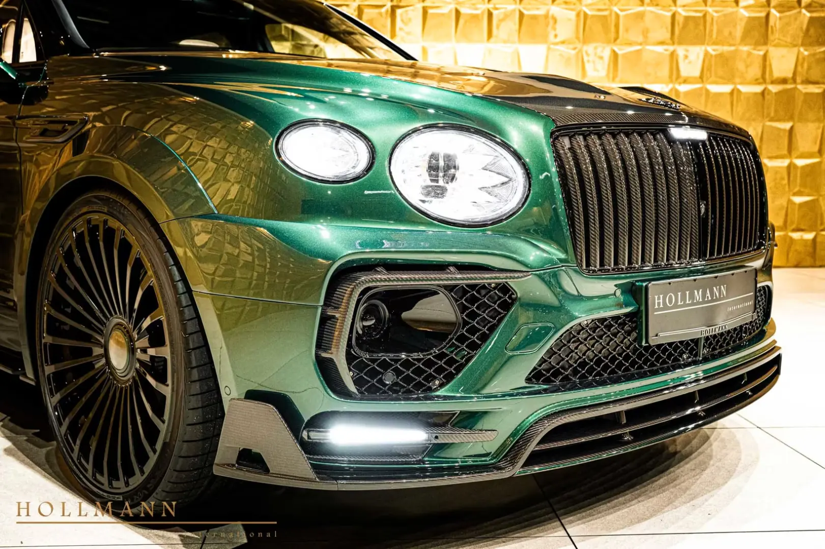 Bentley Bentayga V8 EWB AZURE by MANSORY