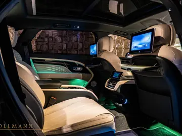 Bentley Bentayga V8 EWB AZURE by MANSORY