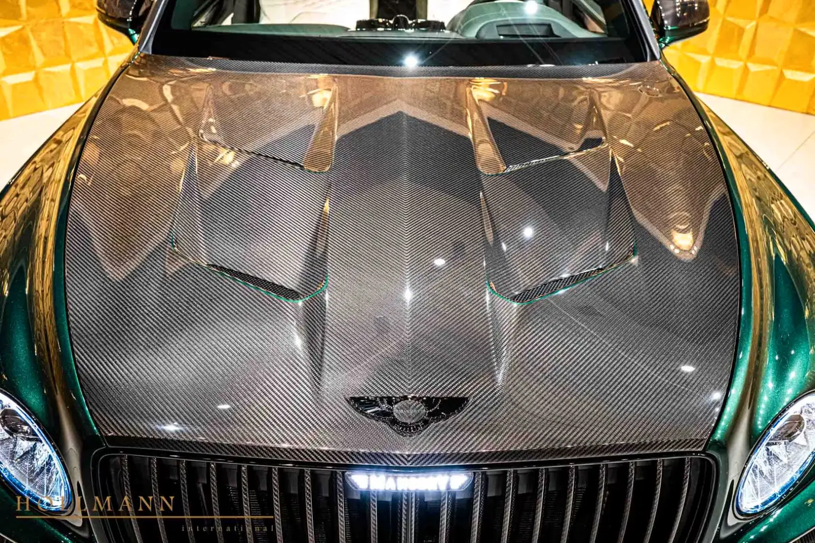 Bentley Bentayga V8 EWB AZURE by MANSORY