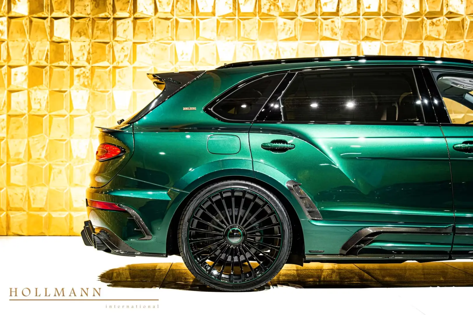 Bentley Bentayga V8 EWB AZURE by MANSORY