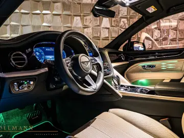 Bentley Bentayga V8 EWB AZURE by MANSORY