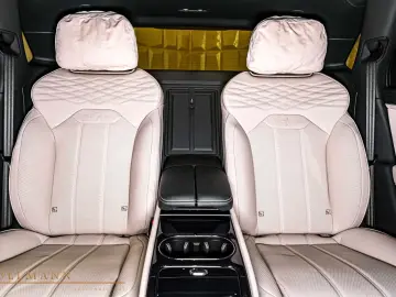 Bentley Bentayga V8 EWB AZURE by MANSORY