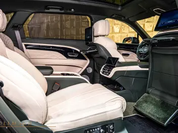 Bentley Bentayga V8 EWB AZURE by MANSORY