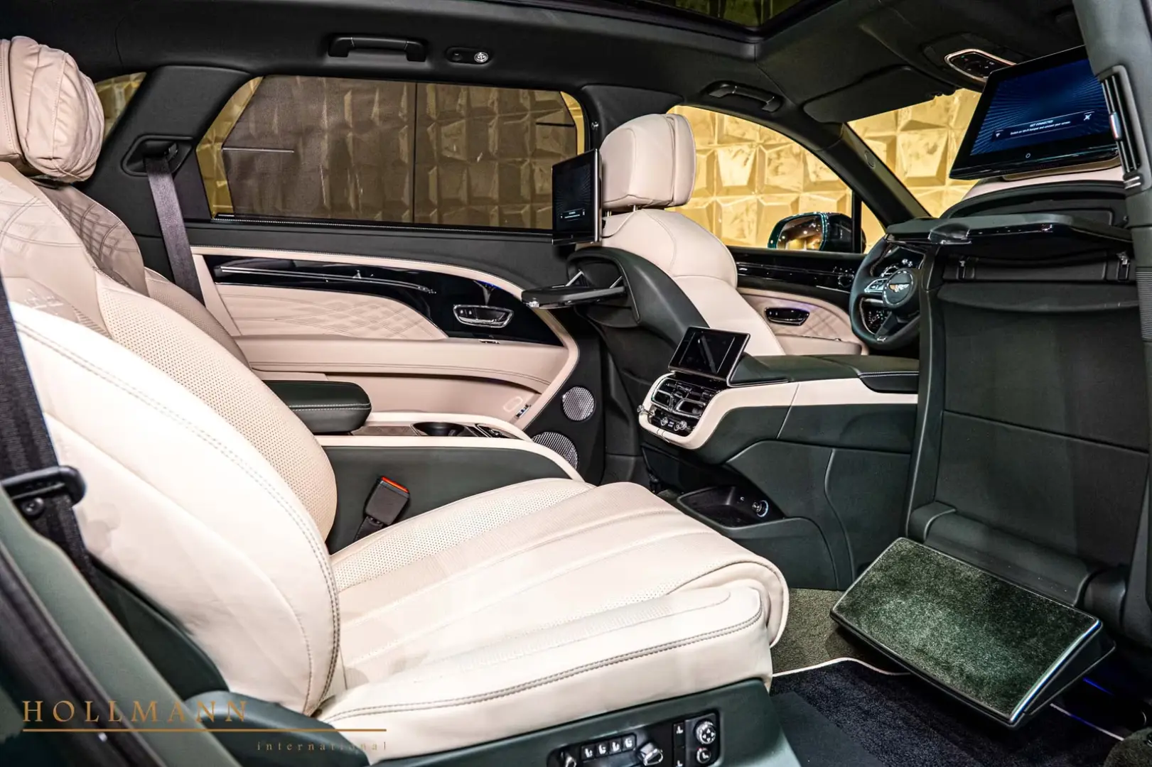 Bentley Bentayga V8 EWB AZURE by MANSORY
