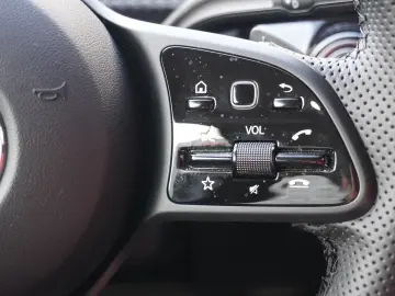 A250 e LED Navi ACC Kamera Digitales Cockpit DAB