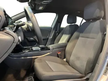 A 250 e  MBUX Navi AHK PDC SpurH AUT KlimaA SHZ