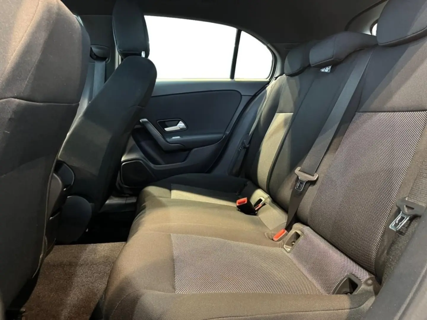 A 250 e  MBUX Navi AHK PDC SpurH AUT KlimaA SHZ