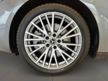 A 250 e  MBUX Navi AHK PDC SpurH AUT KlimaA SHZ
