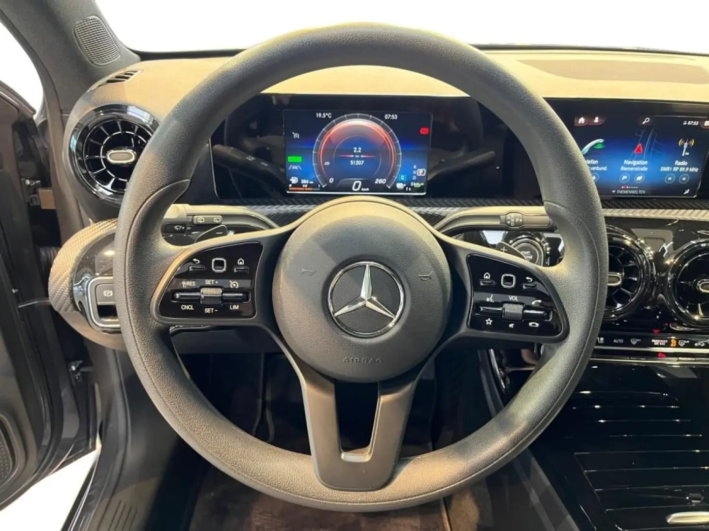 A 250 e  MBUX Navi AHK PDC SpurH AUT KlimaA SHZ