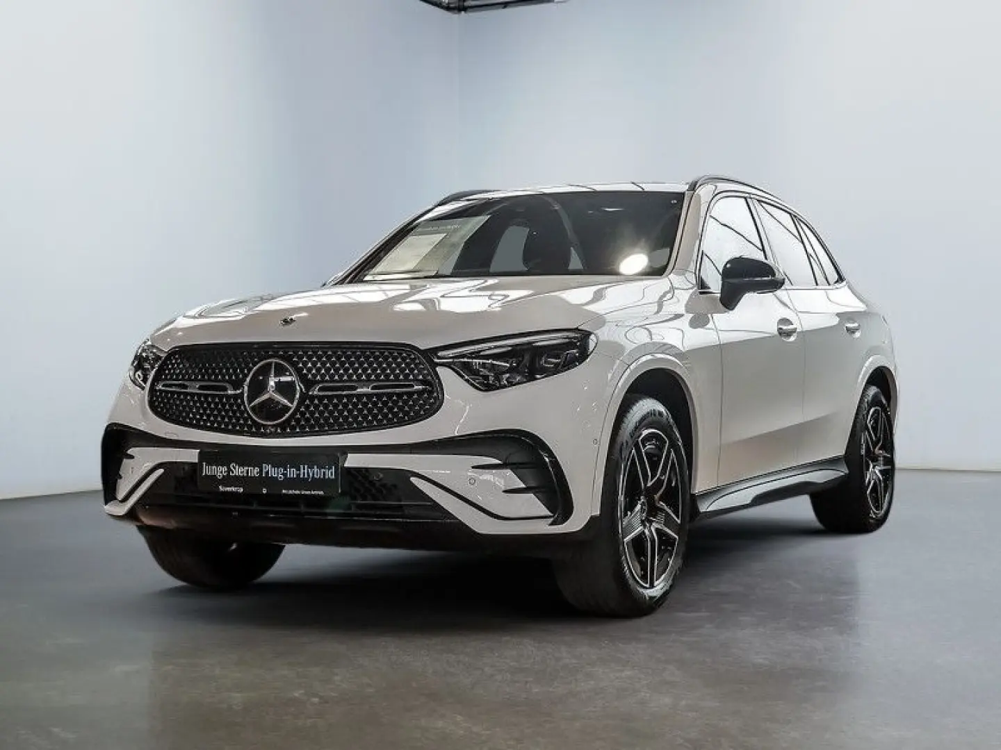 GLC 300 e 4M   BURM AMG NIGHT DISTR SPUR PANO