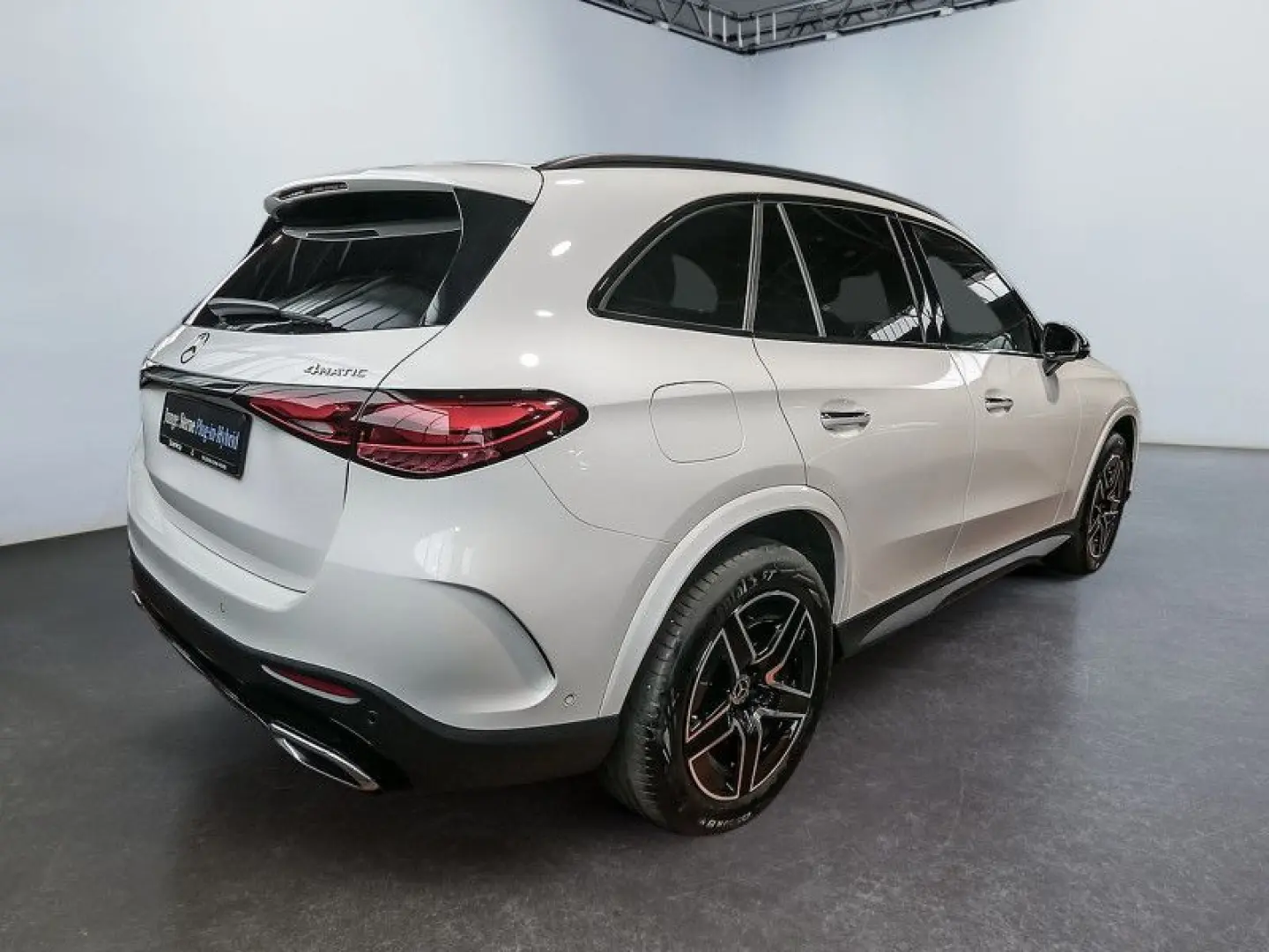GLC 300 e 4M   BURM AMG NIGHT DISTR SPUR PANO