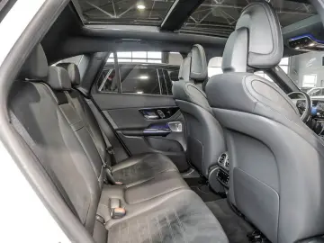 GLC 300 e 4M   BURM AMG NIGHT DISTR SPUR PANO