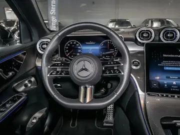 GLC 300 e 4M   BURM AMG NIGHT DISTR SPUR PANO