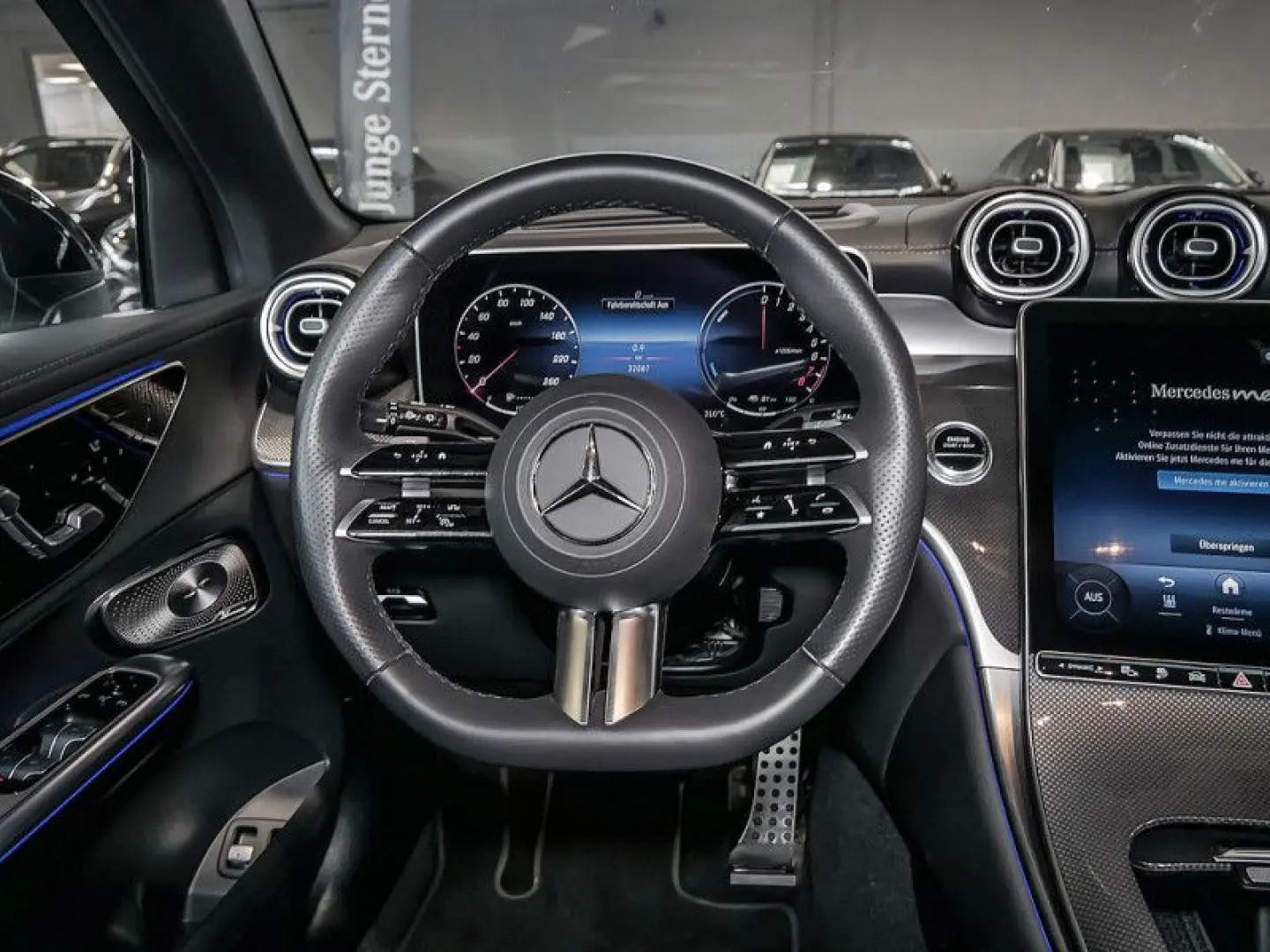 GLC 300 e 4M   BURM AMG NIGHT DISTR SPUR PANO