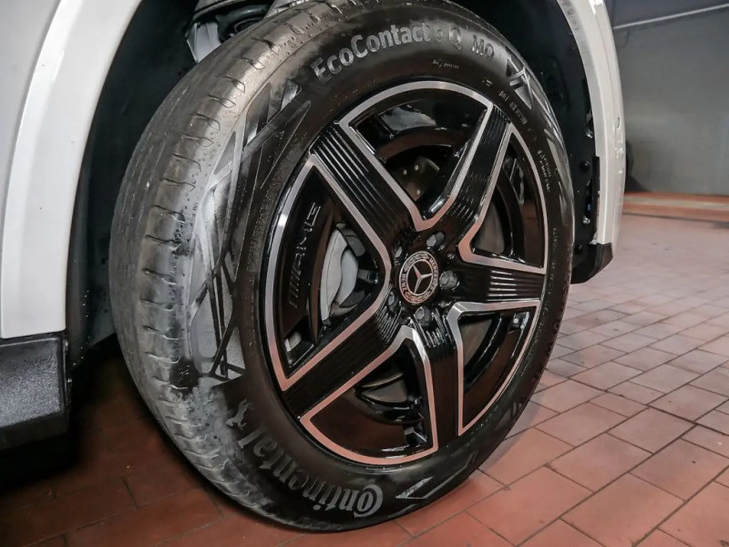 GLC 300 e 4M   BURM AMG NIGHT DISTR SPUR PANO