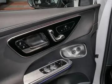 GLC 300 e 4M   BURM AMG NIGHT DISTR SPUR PANO