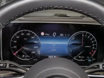 GLC 300 e 4M   BURM AMG NIGHT DISTR SPUR PANO
