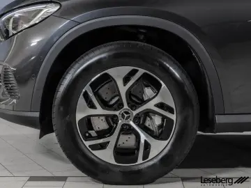 GLC 300 e 4M Avantgarde LED Pano Kamera Ambiente