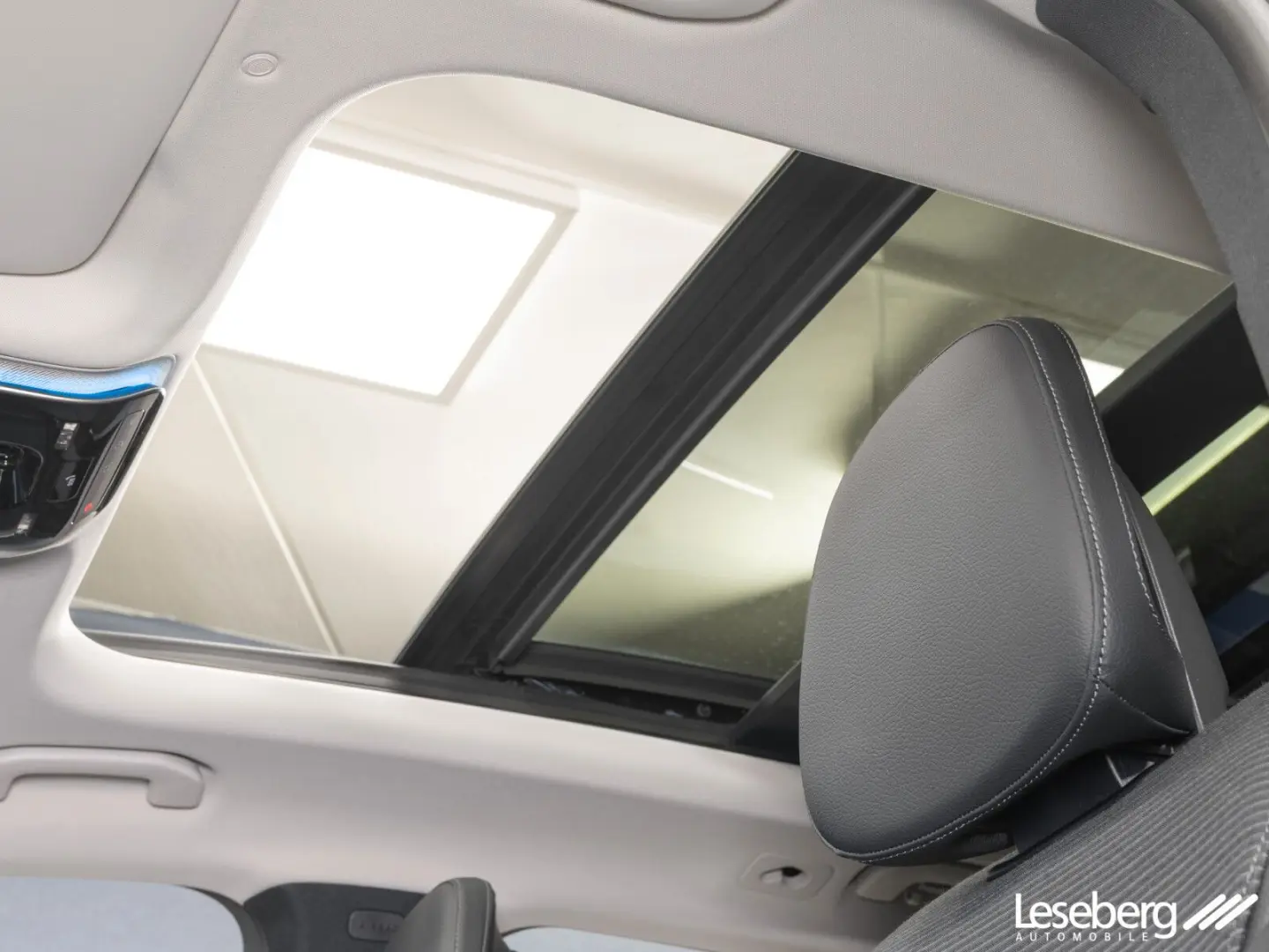 GLC 300 e 4M Avantgarde LED Pano Kamera Ambiente