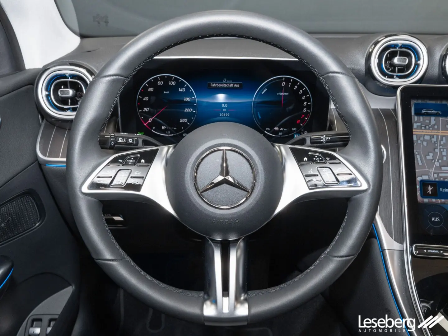 GLC 300 e 4M Avantgarde LED Pano Kamera Ambiente