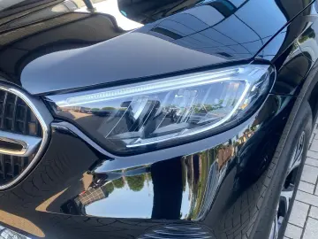 GLC 300 e 4M Avantgarde Panorama Kamera AHK LED