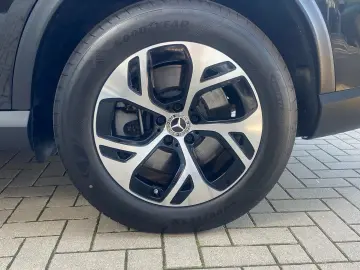 GLC 300 e 4M Avantgarde Panorama Kamera AHK LED