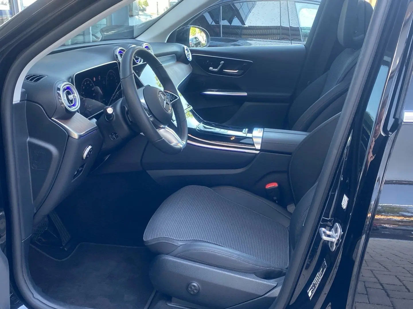 GLC 300 e 4M Avantgarde Panorama Kamera AHK LED